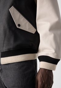 HUGO LIMER - Bomberjacks - black