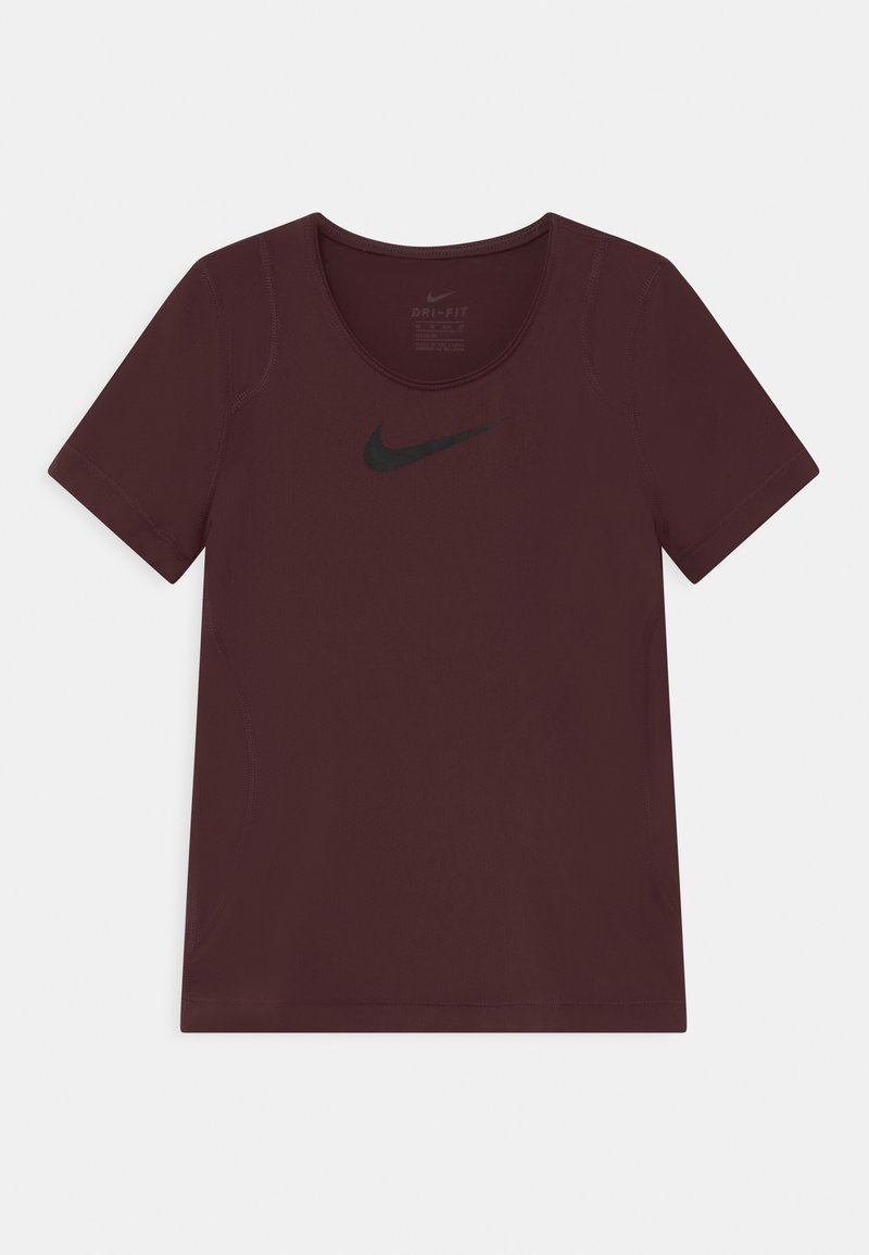 Camiseta de Nike Dri-FIT en color burdeos, con mangas cortas, cuello redondo, logo negro en el pecho y tejido liso que absorbe la humedad.