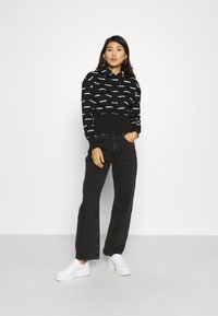 Calvin Klein Jeans LOGO ALL OVER PRINT HOODIE - Camisola - institutional black