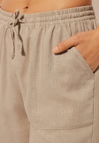 Thumbnail Image 3