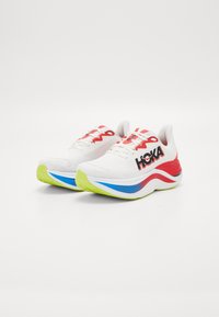 HOKA SKYWARD X - Chaussures de running sur route - blanc de blanc/virtual blue