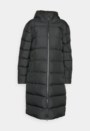 Schwarze Daunenjacke mit Kapuze, gekennzeichnet durch ein gesteppte Muster, lange Länge, Reißverschluss und Seitentaschen. Glatte, glänzende Textur.
