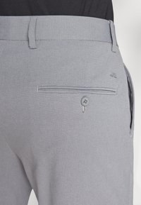 Thumbnail Image 6