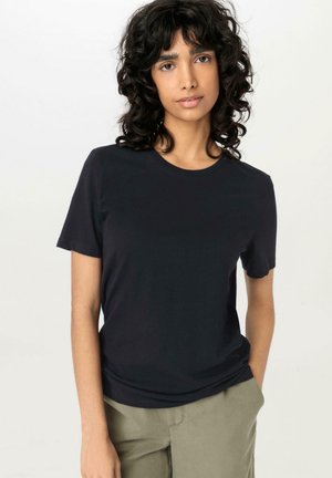 hessnatur T-shirt basic - schwarz