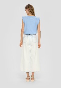 s.Oliver MIT VOLANTS - T-shirt basic - himmelblau
