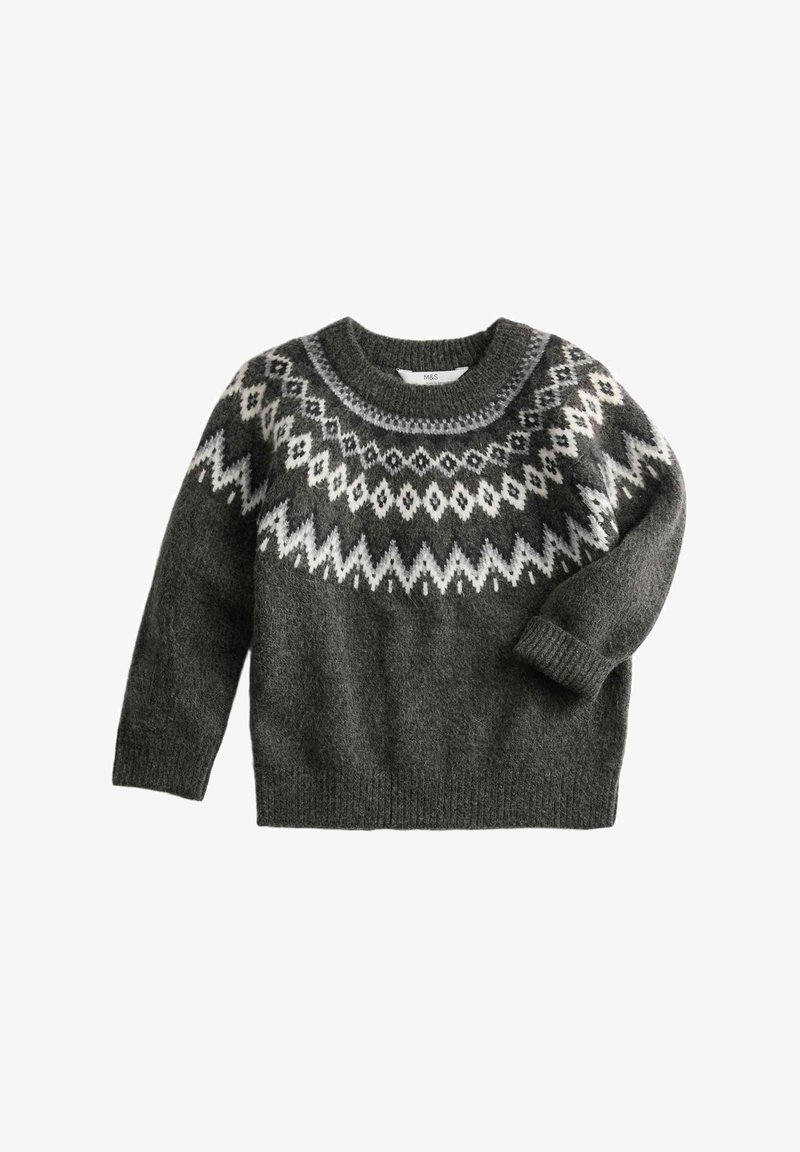 Suéter de punto verde oscuro con cuello redondo, que presenta un patrón geométrico blanco en el canesú. Mangas largas con puños acanalados. Textura suave.