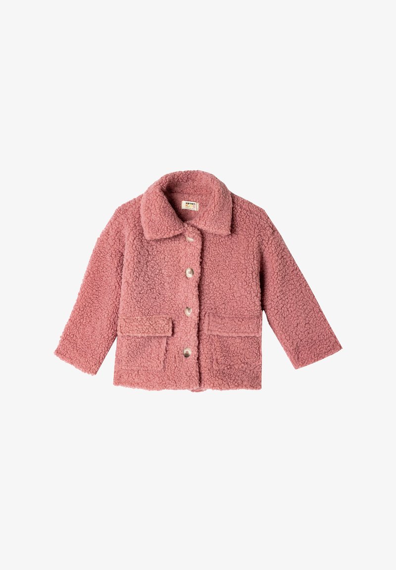 Roze, donzige, nepleer jacket met een kraag, vijf knopen en twee voorzakken. Kort ontwerp met lange mouwen. Zachte textuur.