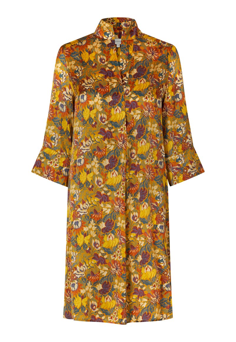 Kvetinové šaty v žltých a oranžových odtieňoch, s 3/4 rukávmi, golierom a voľným strihom. Obsahujú živý dekoratívny vzor.