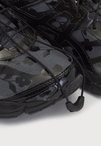 ASICS SportStyle GEL CUMULUS 16 SSCB SIGNATURE SERIES CECILIE BAHNSEN UNISEX - Sporta apavi - black