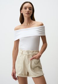 Jimmy Key OFF THE SHOULDER  - T-Shirt print - white