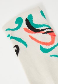ASICS PERFORMANCE RUN CREW UNISEX - Sportsstrømper - birch