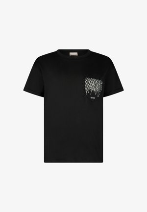 T-shirt noir en coton présentant un design à manches courtes, un col rond, et une poche avant ornée d'un motif de perles argentées.