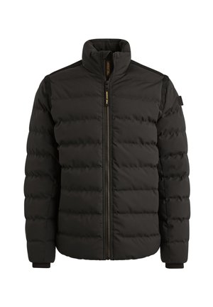 Crni puff jakna s visokim ovratnikom, quilted dizajnom, punim prednjim zatvaračem i elastičnim manžetama. Ima suptilni naglasak na ramenima.