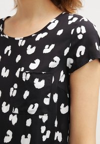 Even&Odd Blusa - black