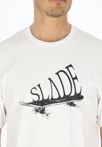 Slade BOARD TEE - T-shirts print - white