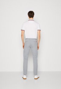 HUGO DAVID - Chino - medium grey