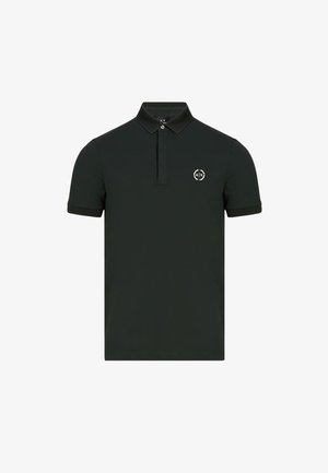 Dunkelgrünes Poloshirt aus glattem Stoff, mit einem geknöpften Kragen und kurzen Ärmeln mit kontrastierender Borte. Kleines Logo auf der Brust.