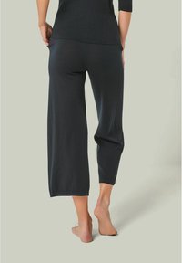 YOU LOOK PERFECT MERINO WOLLE LOUNGEWEAR SET 2 TEILIG - Nachtwäsche Set - black