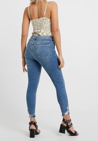 Topshop Petite Vaqueros pitillo - blue denim