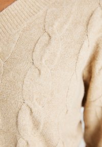 ONLY ONLJEANETT LIFE CABLE NECK - Pullover - humus melange