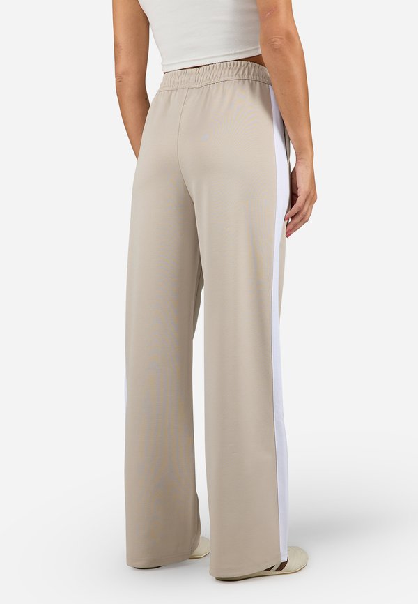 SOBOYA TRACKPANTS - Tracksuit bottoms4