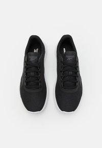 Reebok LITE 4 - Maanteejooksu jalatsid - core black/footwear white/pugry4