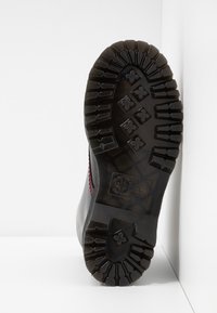 Dr. Martens SINCLAIR - Platåstøvletter - cherry red arcadia