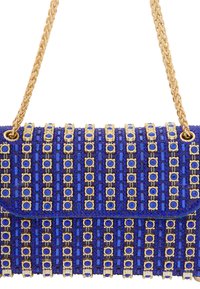 Borsa a tracolla blu con perline e catena dorata, caratterizzata da motivi geometrici e accenti alternati rotondi e rettangolari. Dettagli con superficie testurizzata.