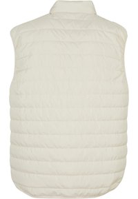 Wattierte ärmellose Weste in Creme mit einem gesteppten Design und horizontalen Nähten. Gerader Saum und Stehkragen für zusätzlichen Komfort.