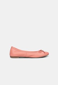 Bata Ballerine - red