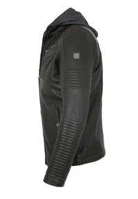 Schwarze Lederjacke mit gerippten Akzenten an den Ärmeln, frontaler Reißverschluss und einer grauen Kapuzenjacke, die am Kragen befestigt ist. Mit seitlichen Taschen.