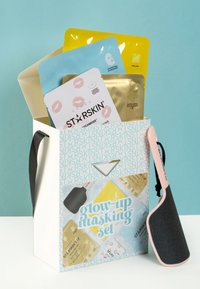 STARSKIN GLOW-UP MASKING SET - Skincare set - -