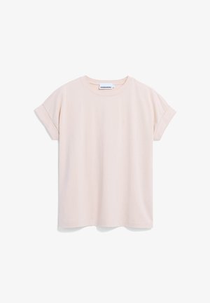 Hellrosa kurzärmliges T-Shirt mit Rundhalsausschnitt, aufgerollten Ärmelsäumen und einem kleinen, gestickten Logo auf der linken Brust.