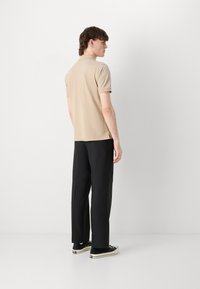 GANT REGULAR FIT - Polokošeľa - concrete beige