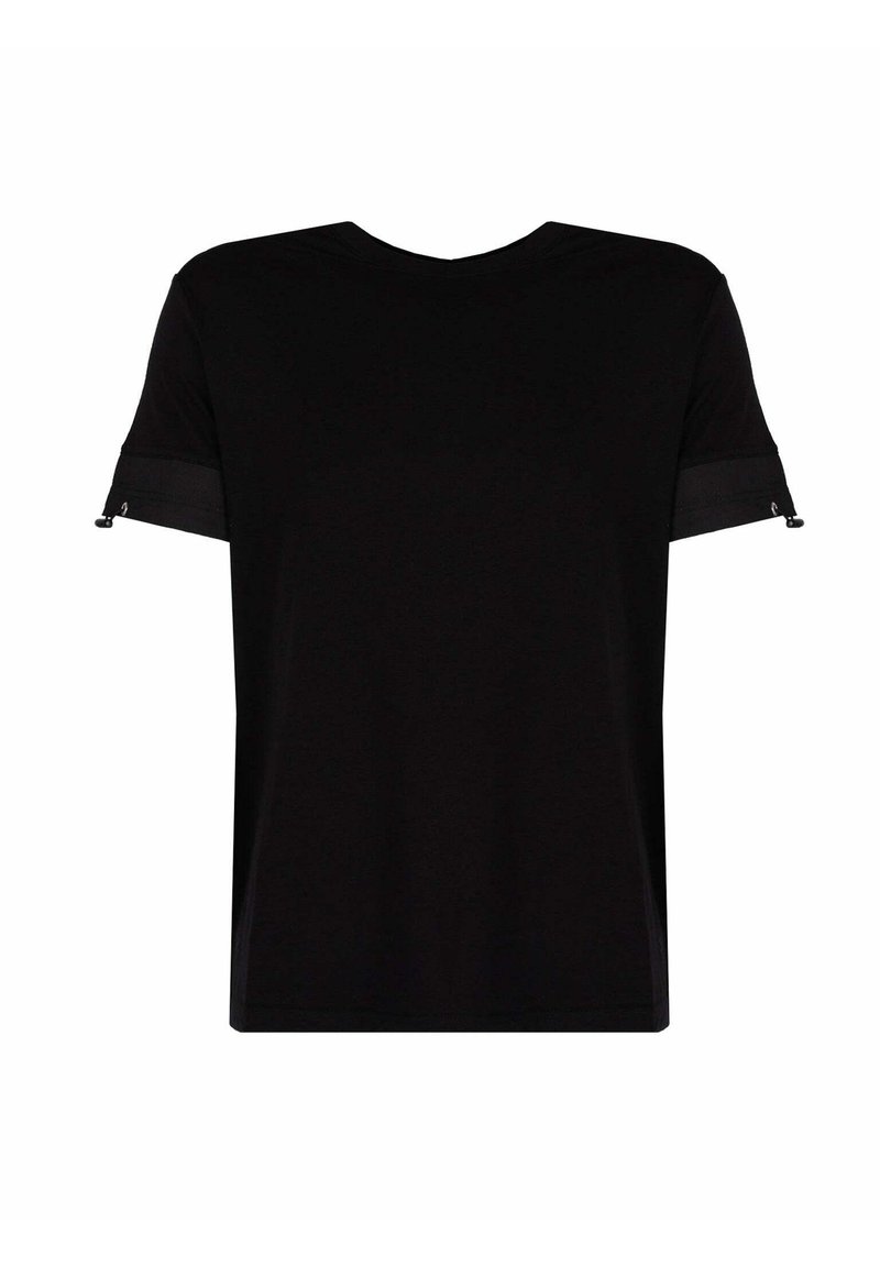 T-shirt nera con maniche corte, scollatura rotonda e una texture sottile. Presenta dettagli regolabili all'orlo delle maniche. Design semplice e minimalista.