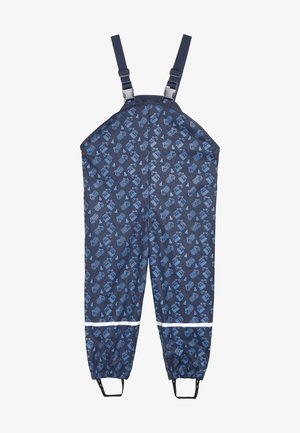 Jūras zila ūdensnecaurlaidīga kombinezonveida apģērba komplekts ar zilām krāsām, uz kurām attēloti kravas auto un formas. Iezīmes ietver regulējamas siksnas un baltu atstarojošu apdari. Elastīgi aproces.