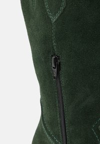 Tamaris Botas camperas - green