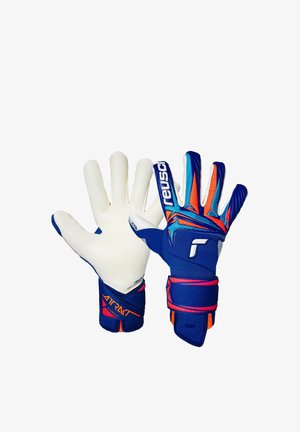 Paar Torwarthandschuhe in Blau, Orange und Weiß mit gepolsterten Handflächen und verstellbaren Handgelenkriemen, von vorne und hinten gezeigt.