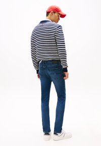 Thumbnail Image 3