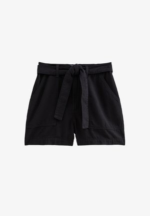 Shorts neri a vita alta con tasche frontali e cintura in tessuto abbinato annodata in vita.
