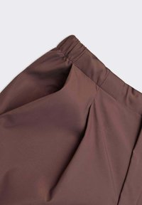 Champion EDITION IMPERMEABILI - Shorts - brown
