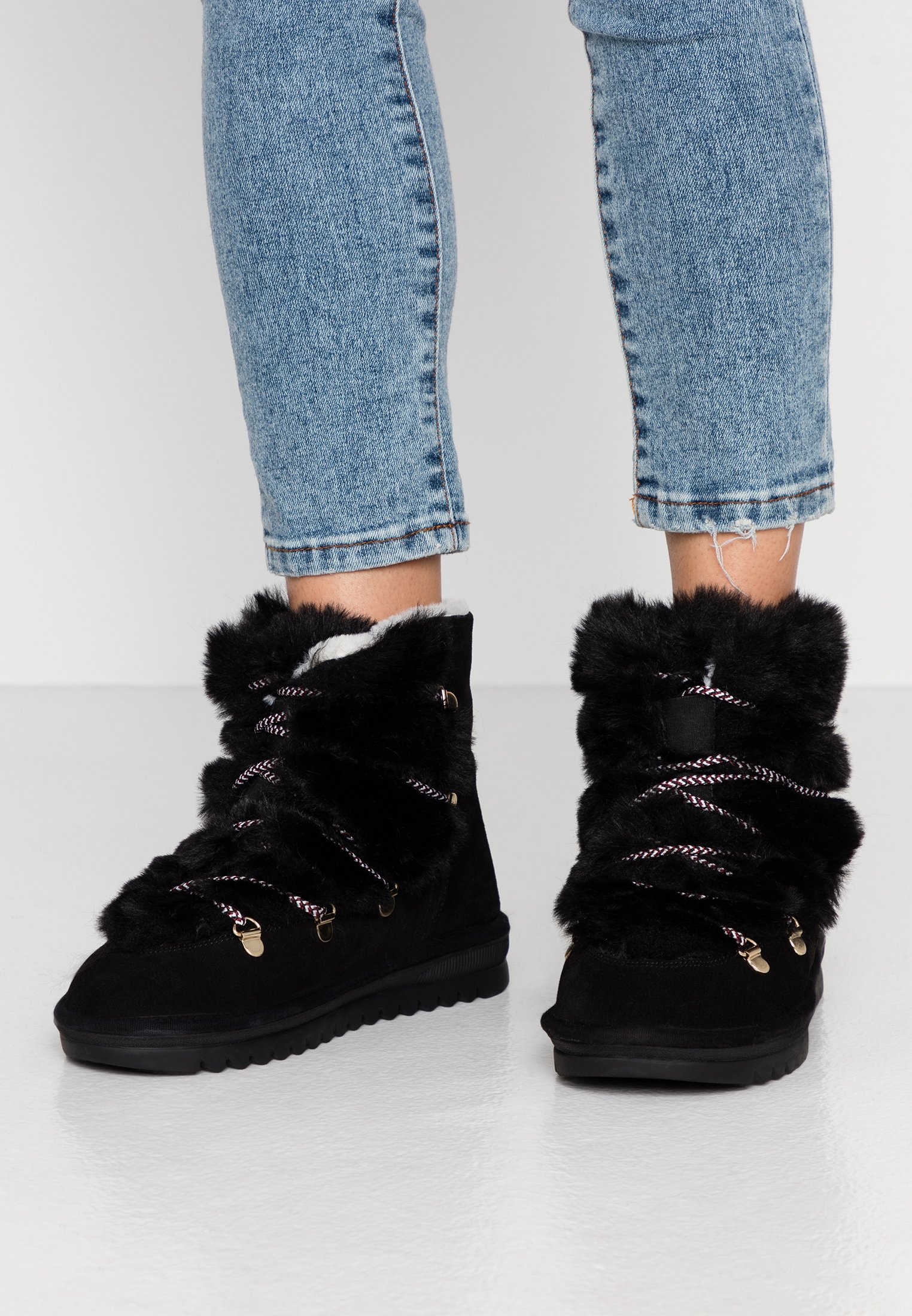 Les Tropeziennes Par M Belarbi Laurence Bottines A Lacets Noir Zalando Fr