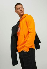 Jack & Jones JJEBASIC HOOD - Hoodie - exuberance