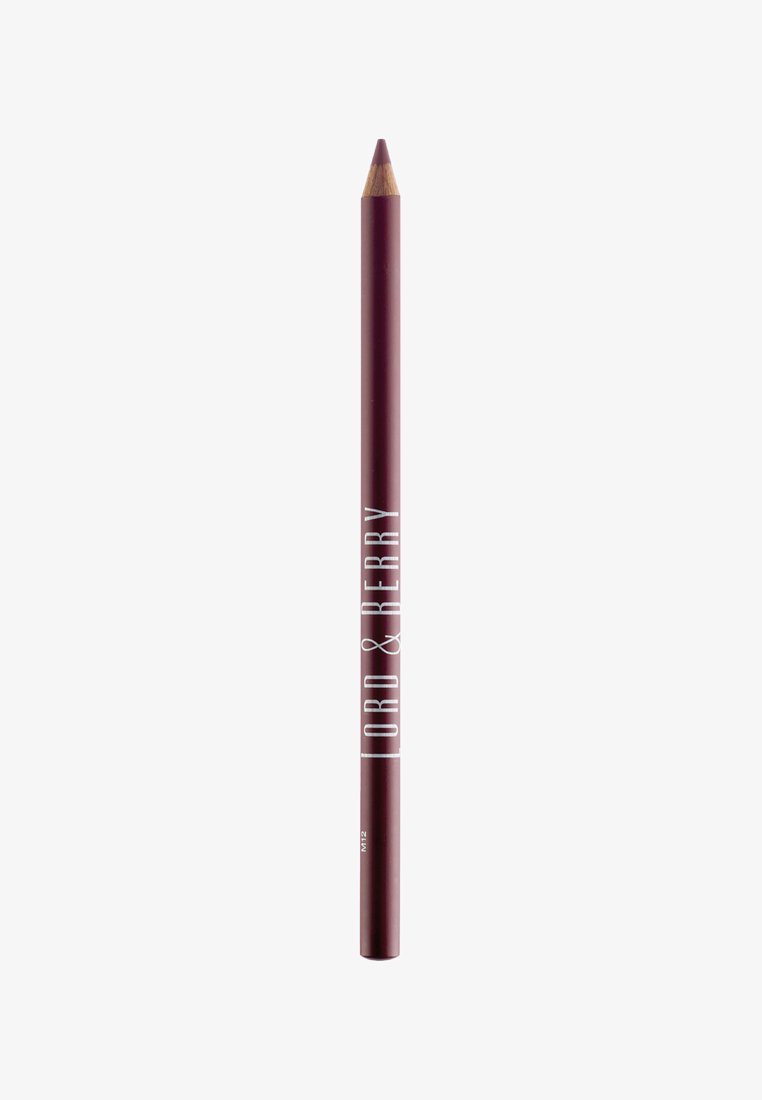 Crayon contour des lèvres bordeaux foncé avec le nom de la marque "Lord & Berry" imprimé verticalement sur un fond blanc.