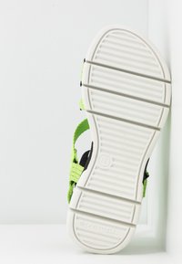 Tamaris WOMS SANDALS - Wedge sandals - lime neon