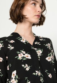 Vero Moda VMEASY ERIKA - Blusa - black