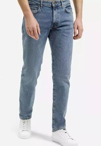 - Jeansy Slim Fit
