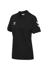Zwart poloshirt van katoen met een kraag en een knoopsluiting met drie knopen. Voorzien van een wit logo op de borst en een chevronpatroon op de mouwen.