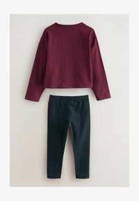 Nepasirinkta, burgundy navy