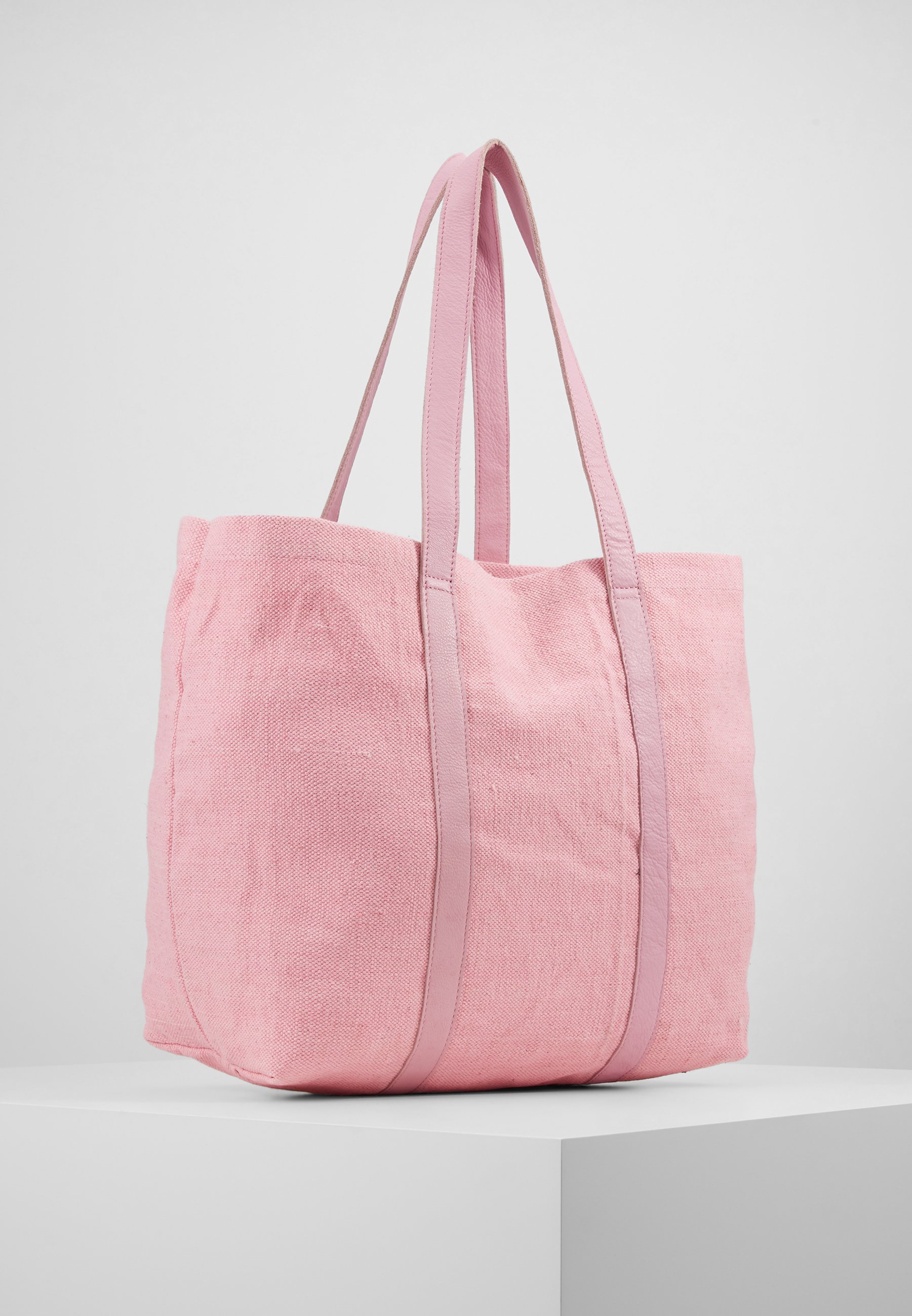 Núnoo LARGE SHOPPER Shoppingveske pink Zalando.no Núnoo LARGE SHOPPER Shoppingveske sand Zalando.no